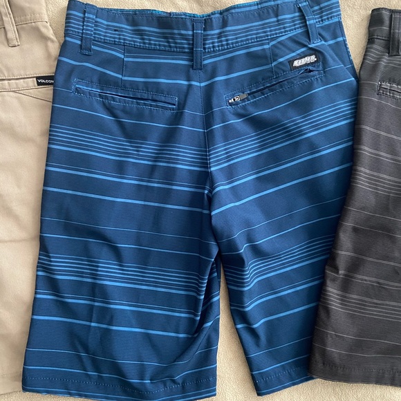 3 pairs of like new board shorts Volcom & RonJon! - Picture 8 of 16